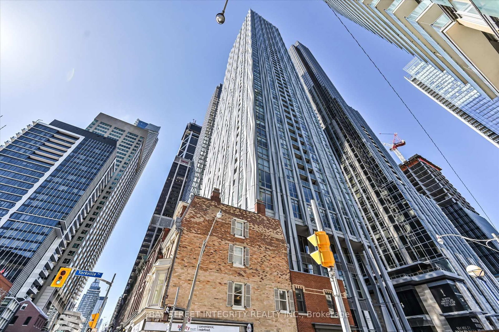 1 Yorkville Avenue, Unit 3208