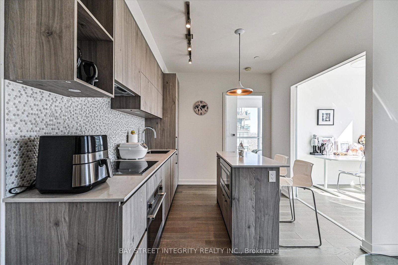 1 Yorkville Avenue, Unit 3208 - Photo 11
