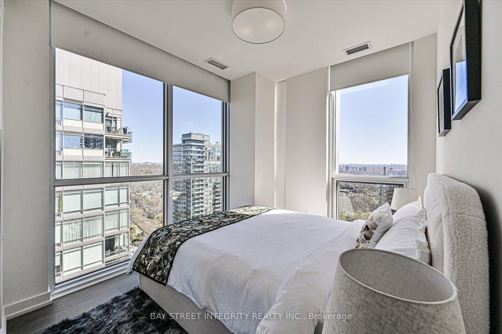 1 Yorkville Avenue, Unit 3208 - Photo 17