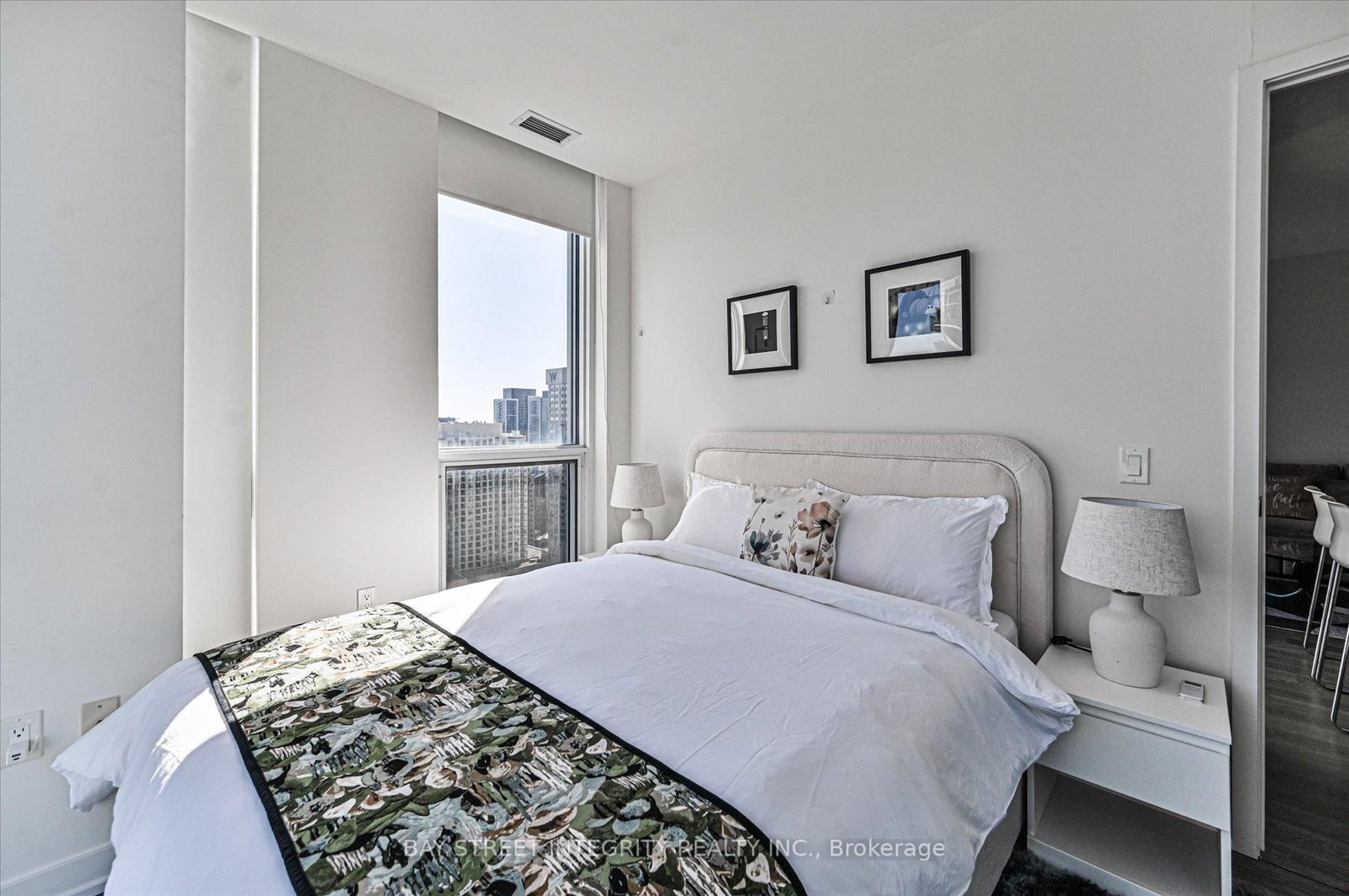 1 Yorkville Avenue, Unit 3208 - Photo 20