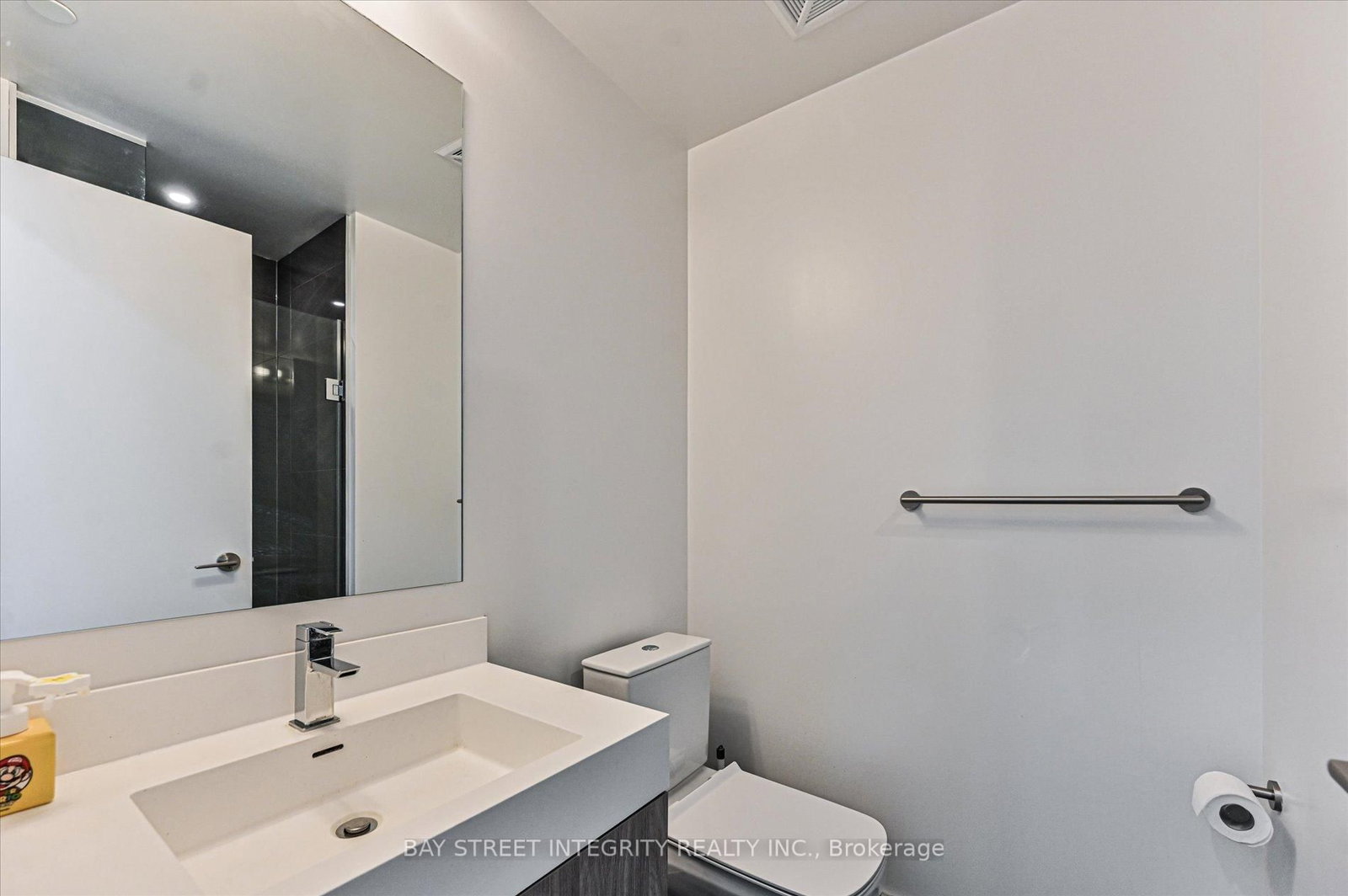 1 Yorkville Avenue, Unit 3208 - Photo 22