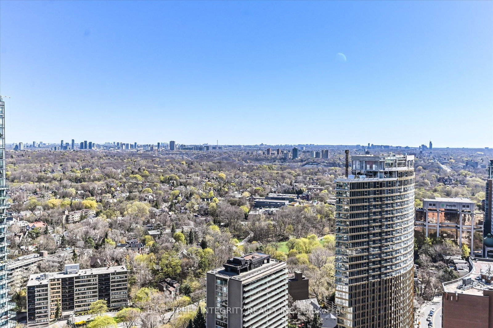 1 Yorkville Avenue, Unit 3208 - Photo 27