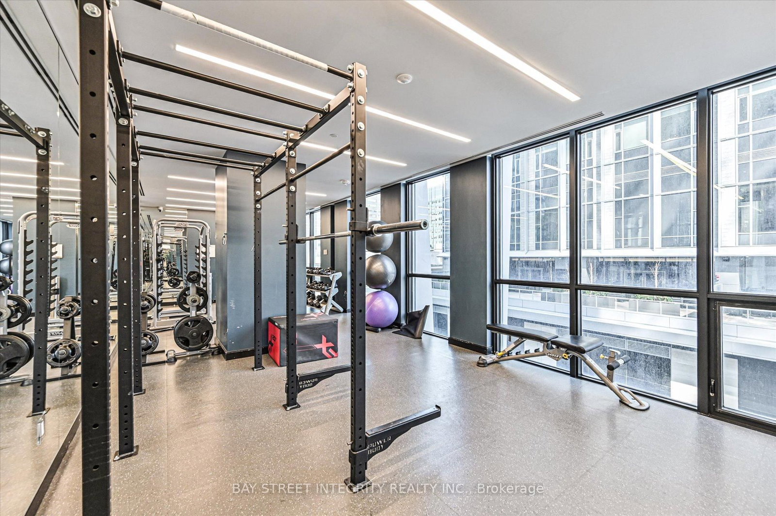 1 Yorkville Avenue, Unit 3208 - Photo 31