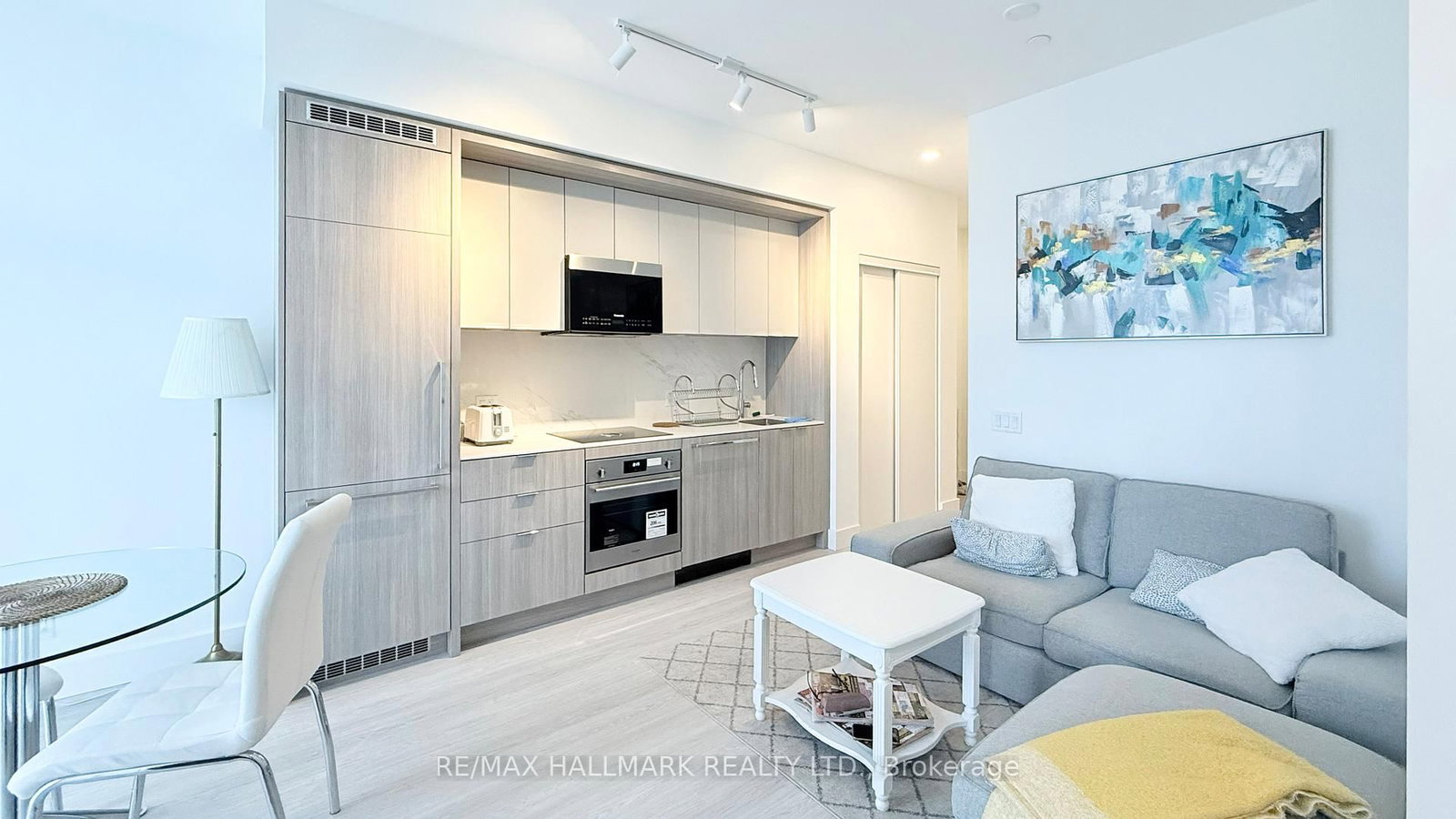 6 Greenbriar Road, Unit 708 - Photo 2