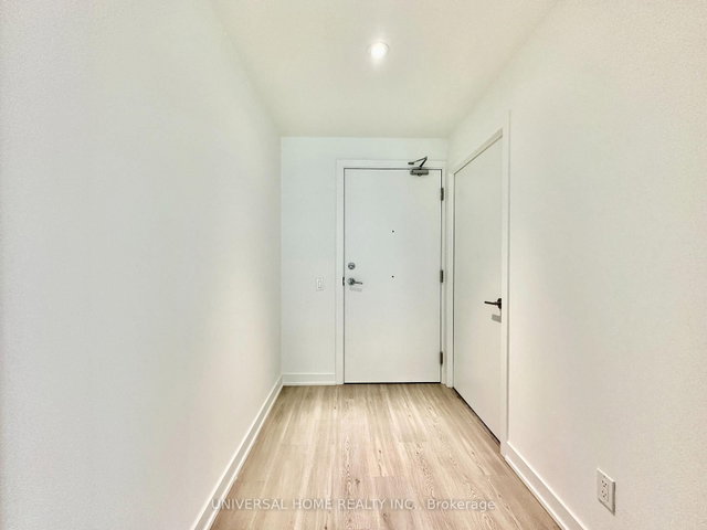 3205 - 8 Wellesley Street W