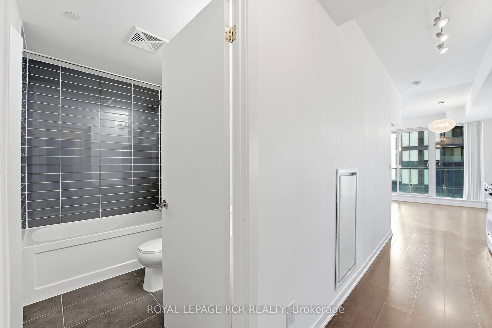 150 East Liberty Street, Unit 1210 - Photo 15