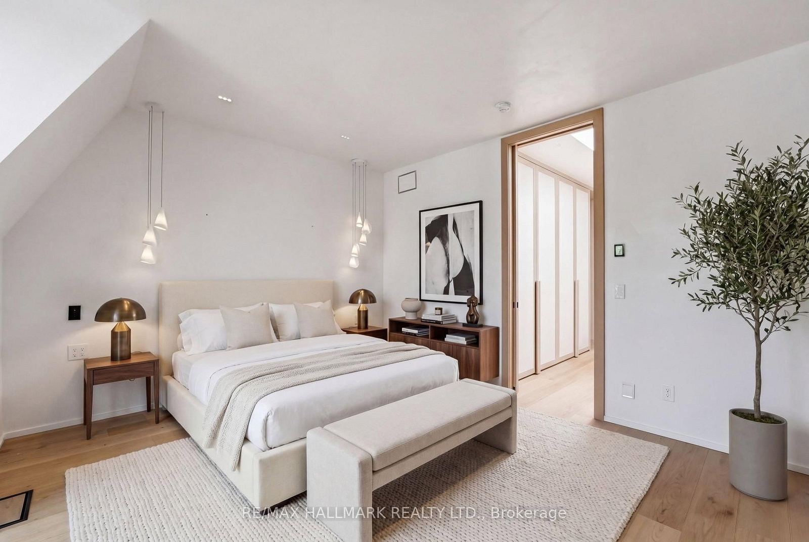 48 Shaftesbury Avenue • Toronto, ON photo 11