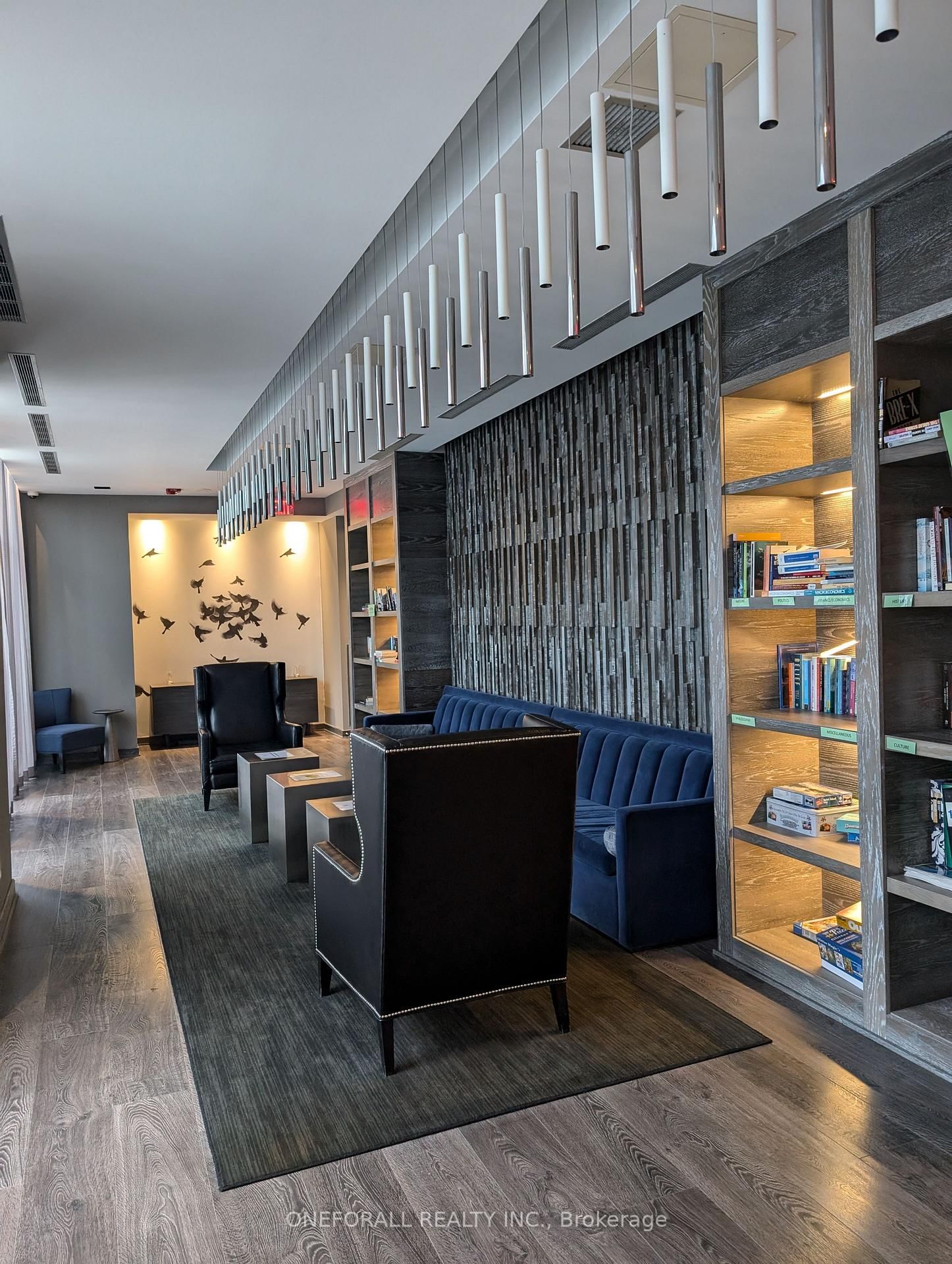 1080 Bay Street, Unit 907 - Photo 11
