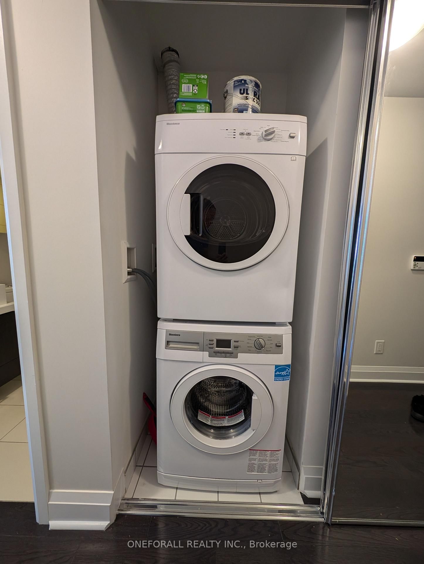 1080 Bay Street, Unit 907 - Photo 16