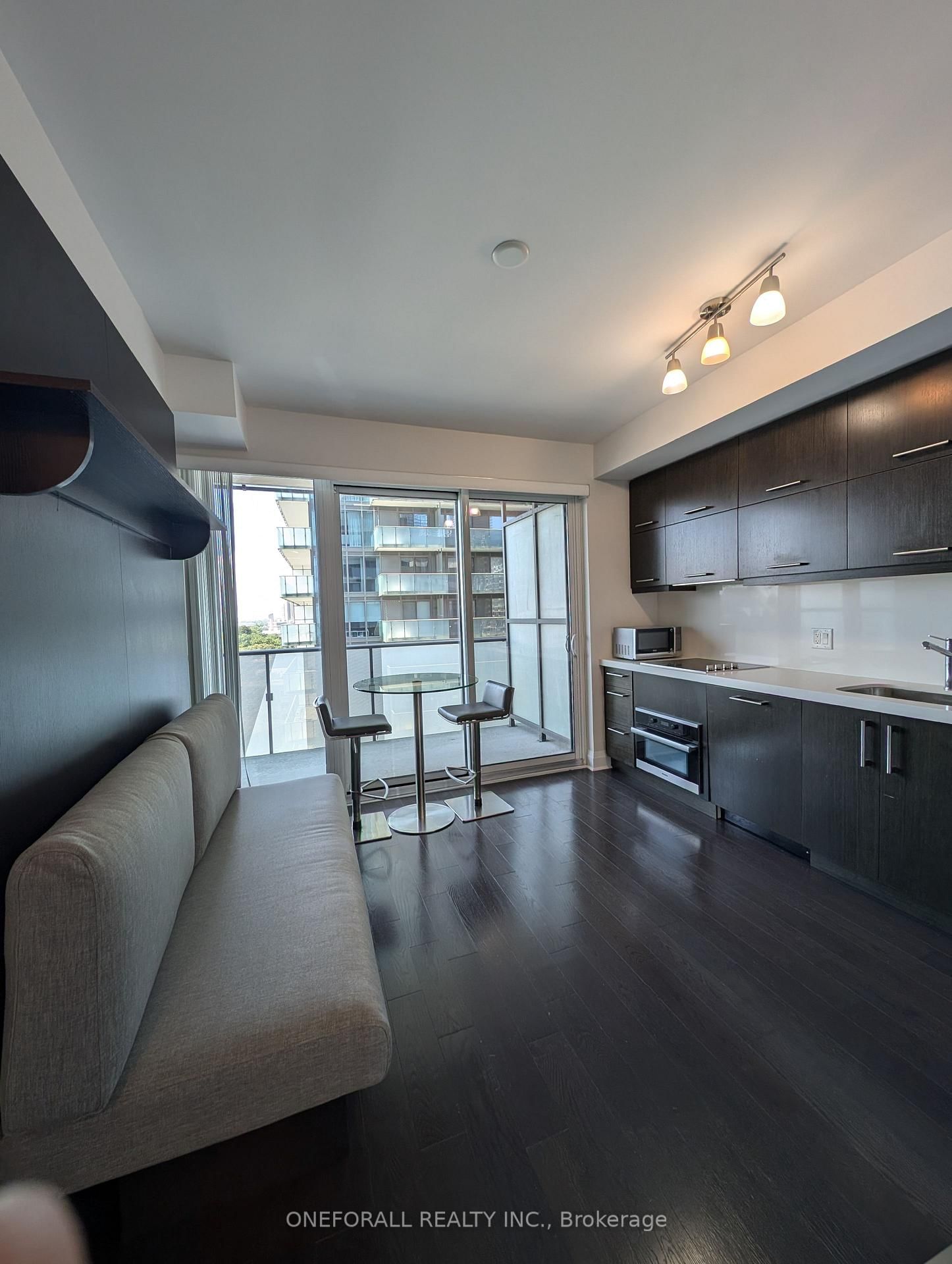 1080 Bay Street, Unit 907 - Photo 17