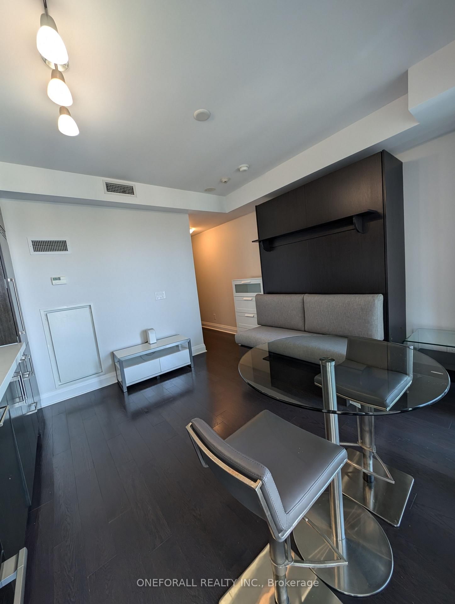 1080 Bay Street, Unit 907 - Photo 19