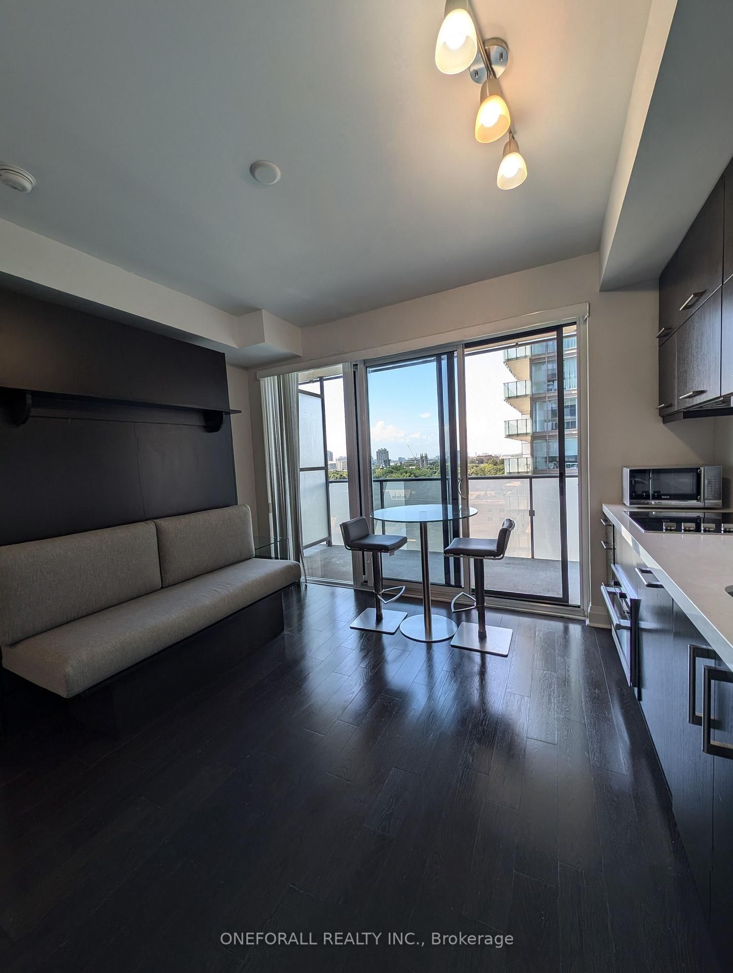1080 Bay Street, Unit 907 - Photo 21