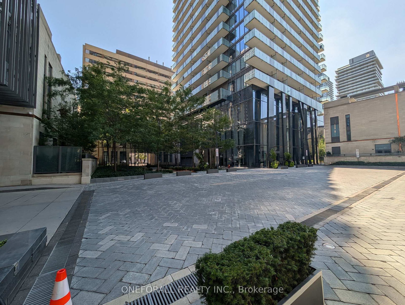 1080 Bay Street, Unit 907 - Photo 7