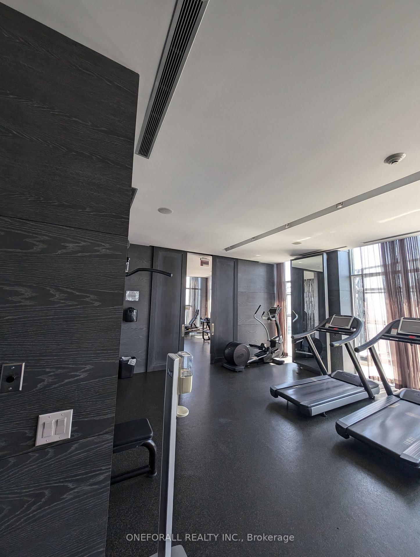 1080 Bay Street, Unit 907 - Photo 9