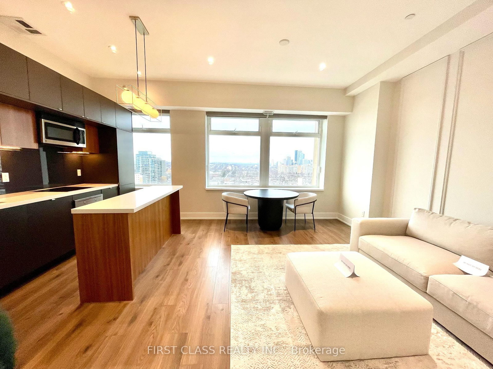 111 St Clair Avenue W, Unit 1505
