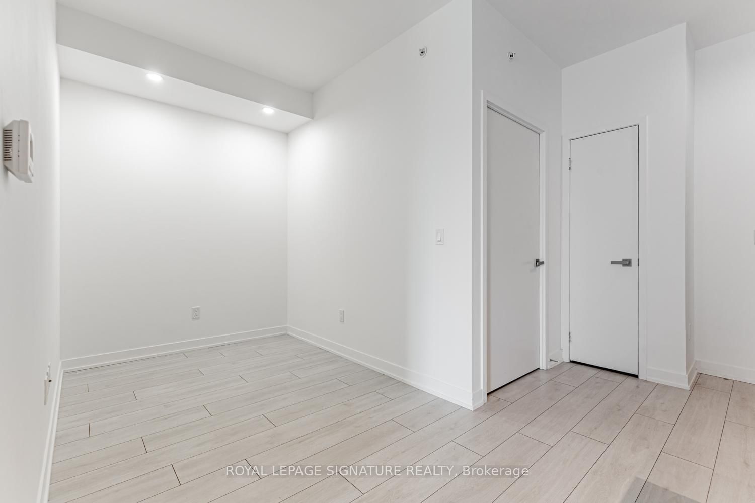 31 Tippett Road, Unit 1208 - Photo 16