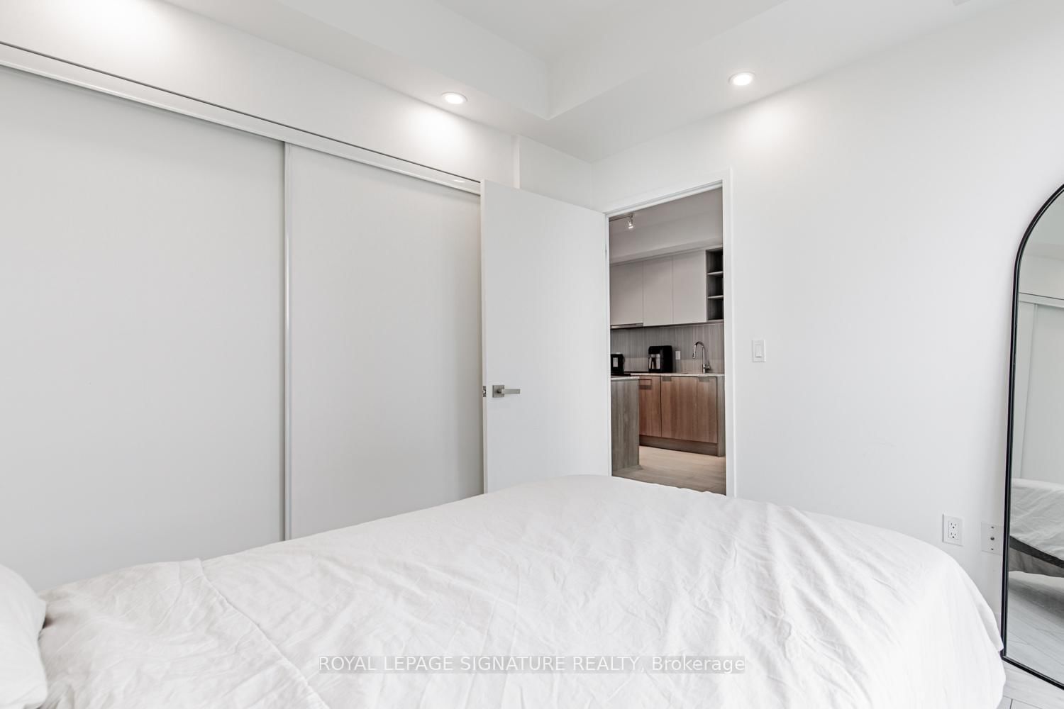 31 Tippett Road, Unit 1208 - Photo 18