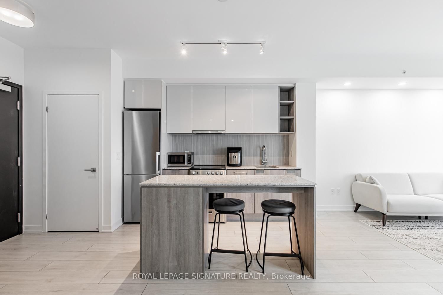 31 Tippett Road, Unit 1208 - Photo 8