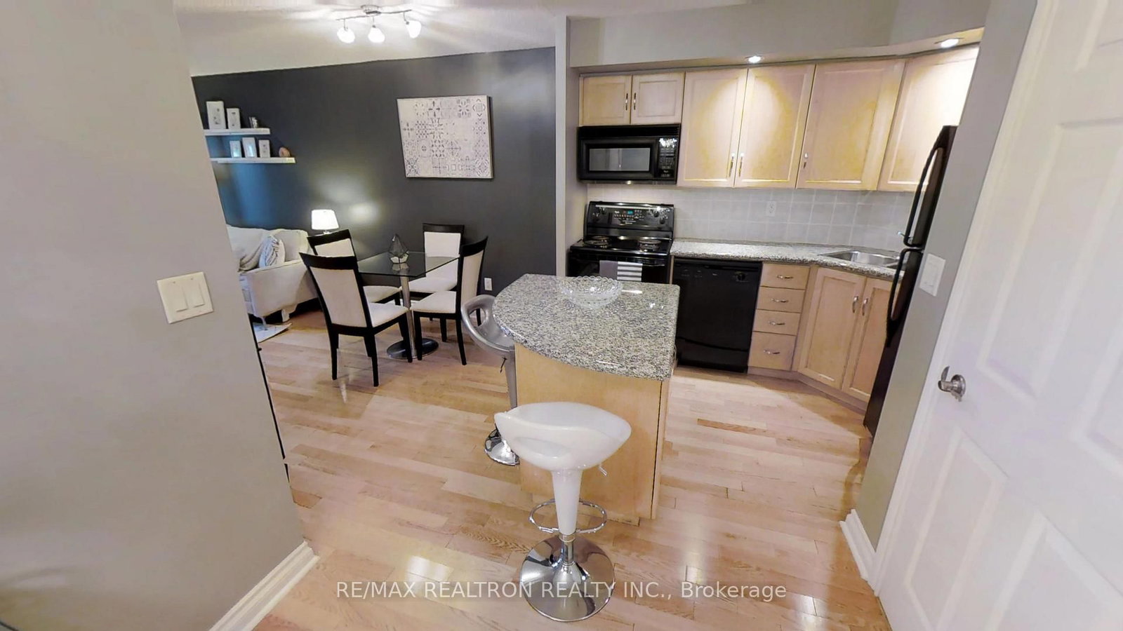250 Wellington Street W, Unit 1444 - Photo 5