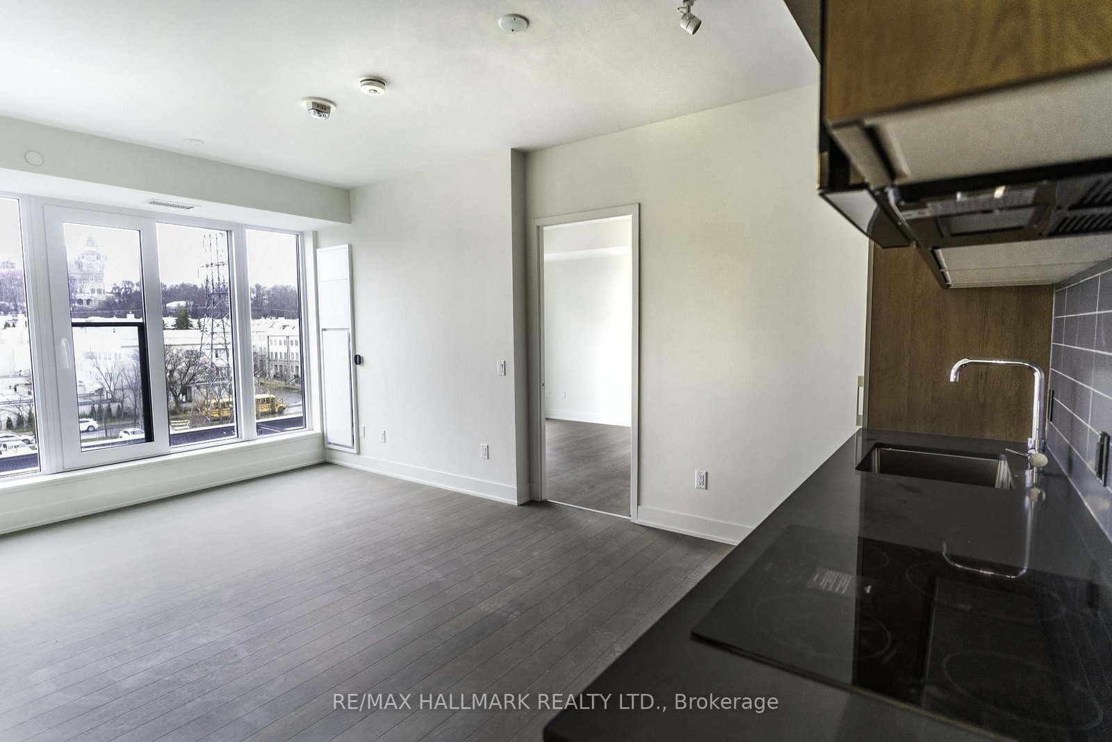 322 Dupont Street, Unit 512 - Photo 5