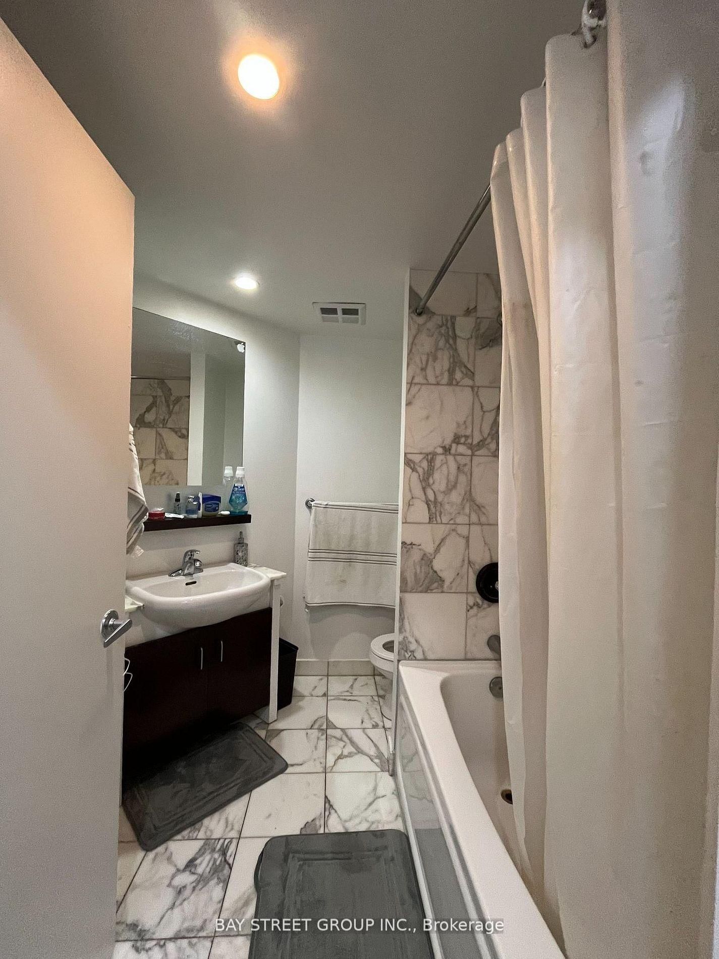 218 Queens Quay W, Unit 604 - Photo 12