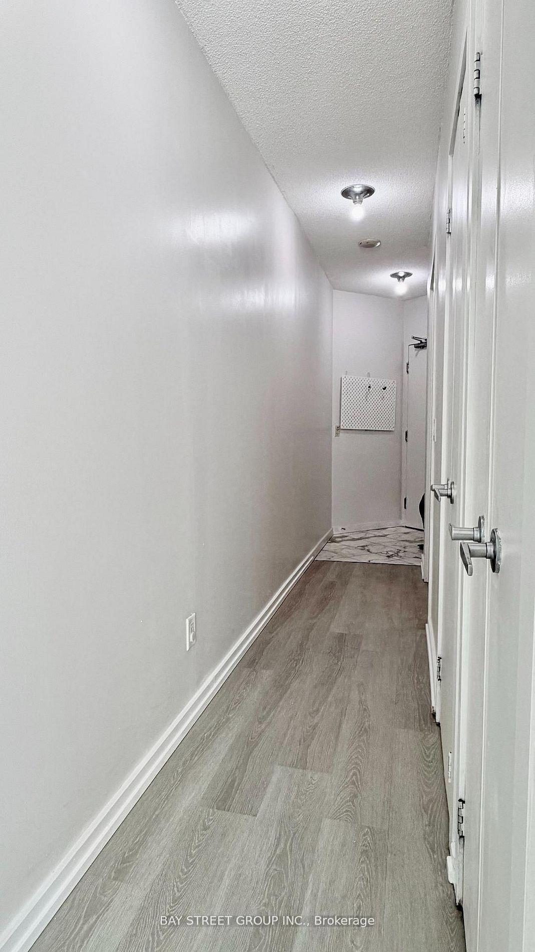 218 Queens Quay W, Unit 604 - Photo 13