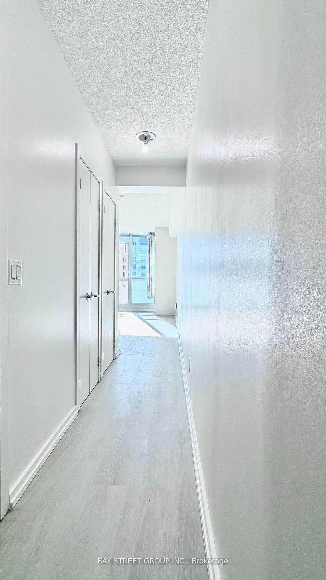 218 Queens Quay W, Unit 604 - Photo 16