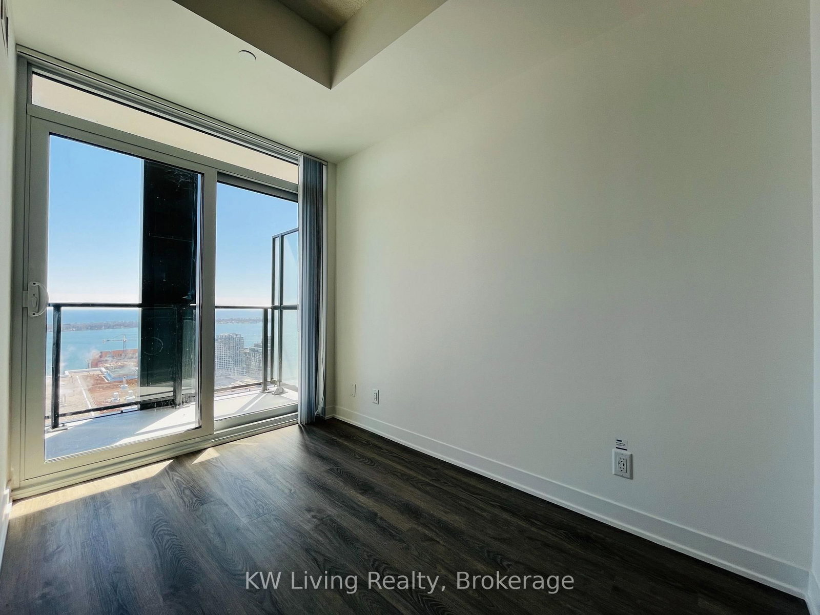 180 Front Street, Unit 4307 - Photo 4