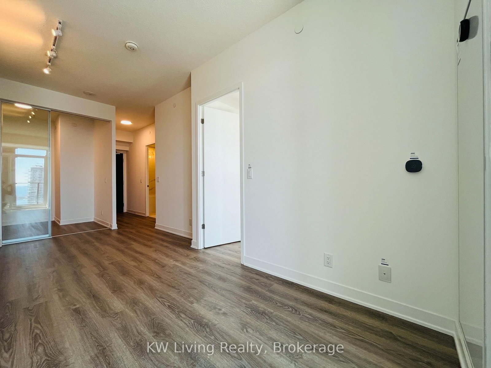 180 Front Street, Unit 4307 - Photo 6