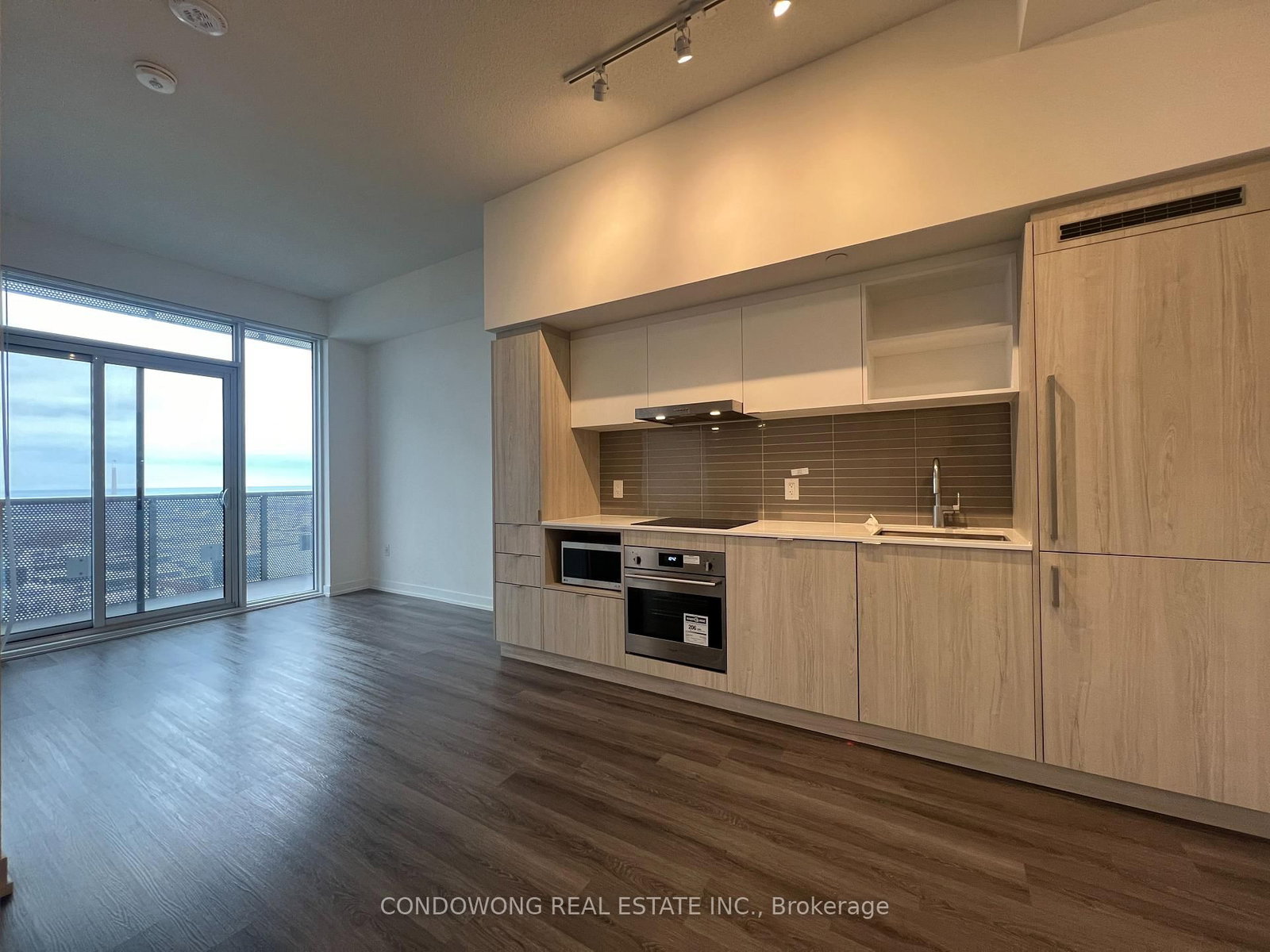 138 Downes Street, Unit 4006 - Photo 3