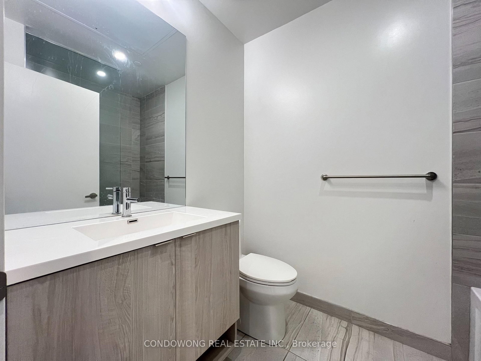 138 Downes Street, Unit 4006 - Photo 7