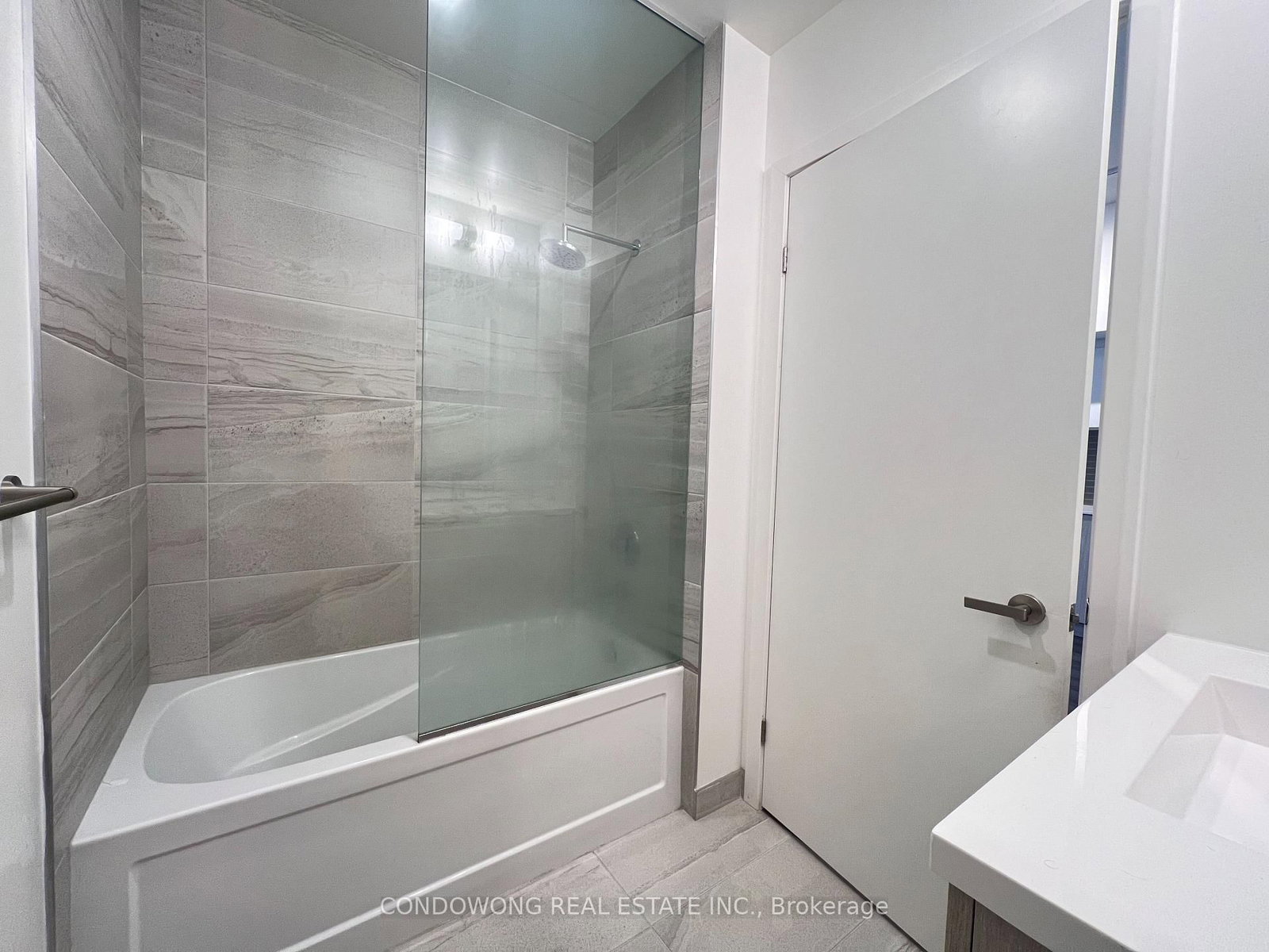 138 Downes Street, Unit 4006 - Photo 8