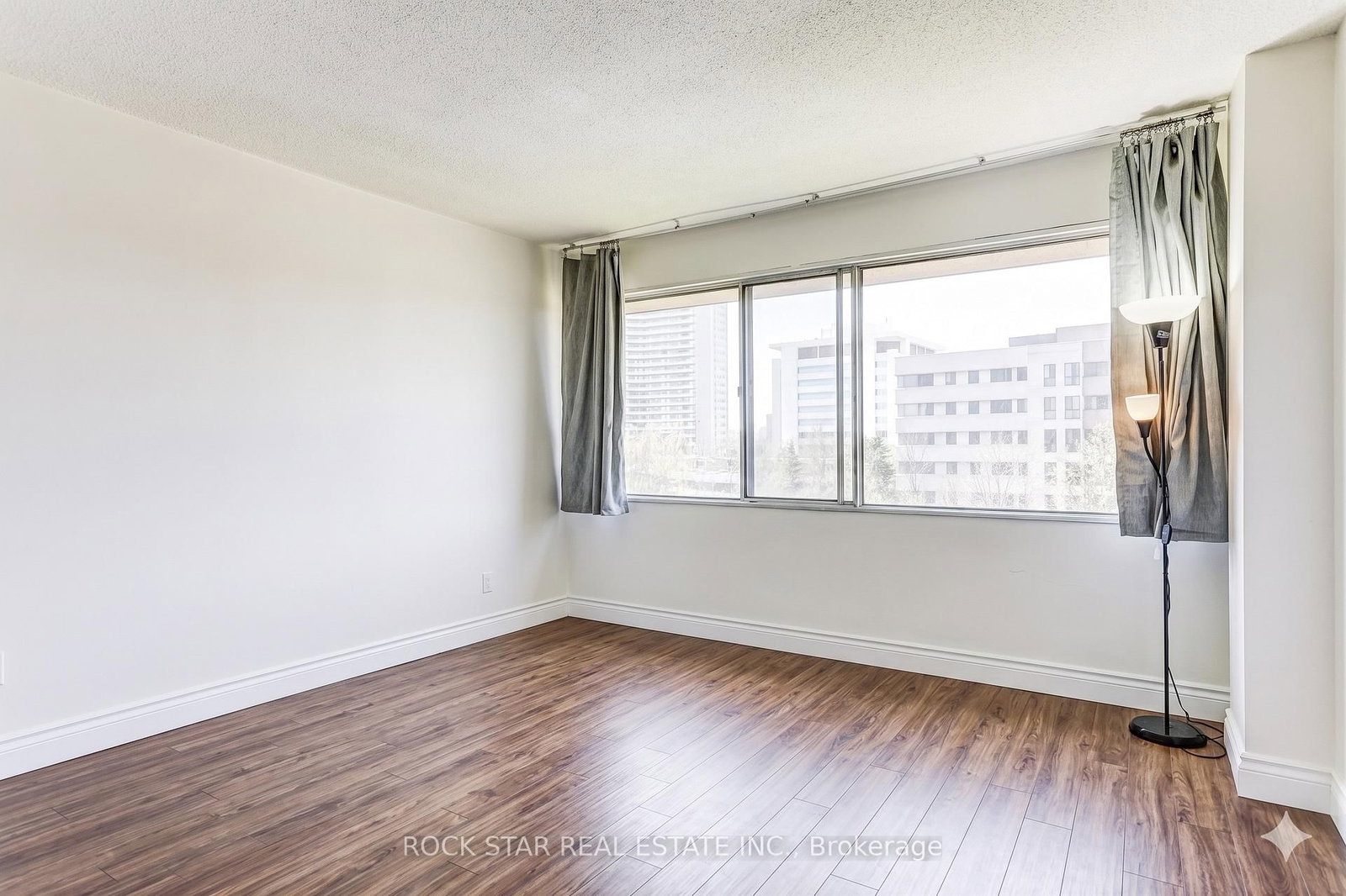 10 Sunny Glenway • #708 • Toronto, ON photo 20