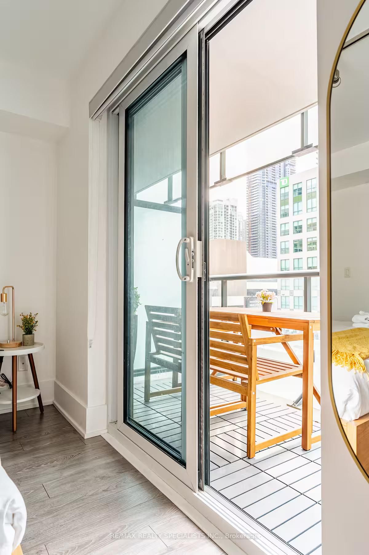 300 Front Street W, Unit 304