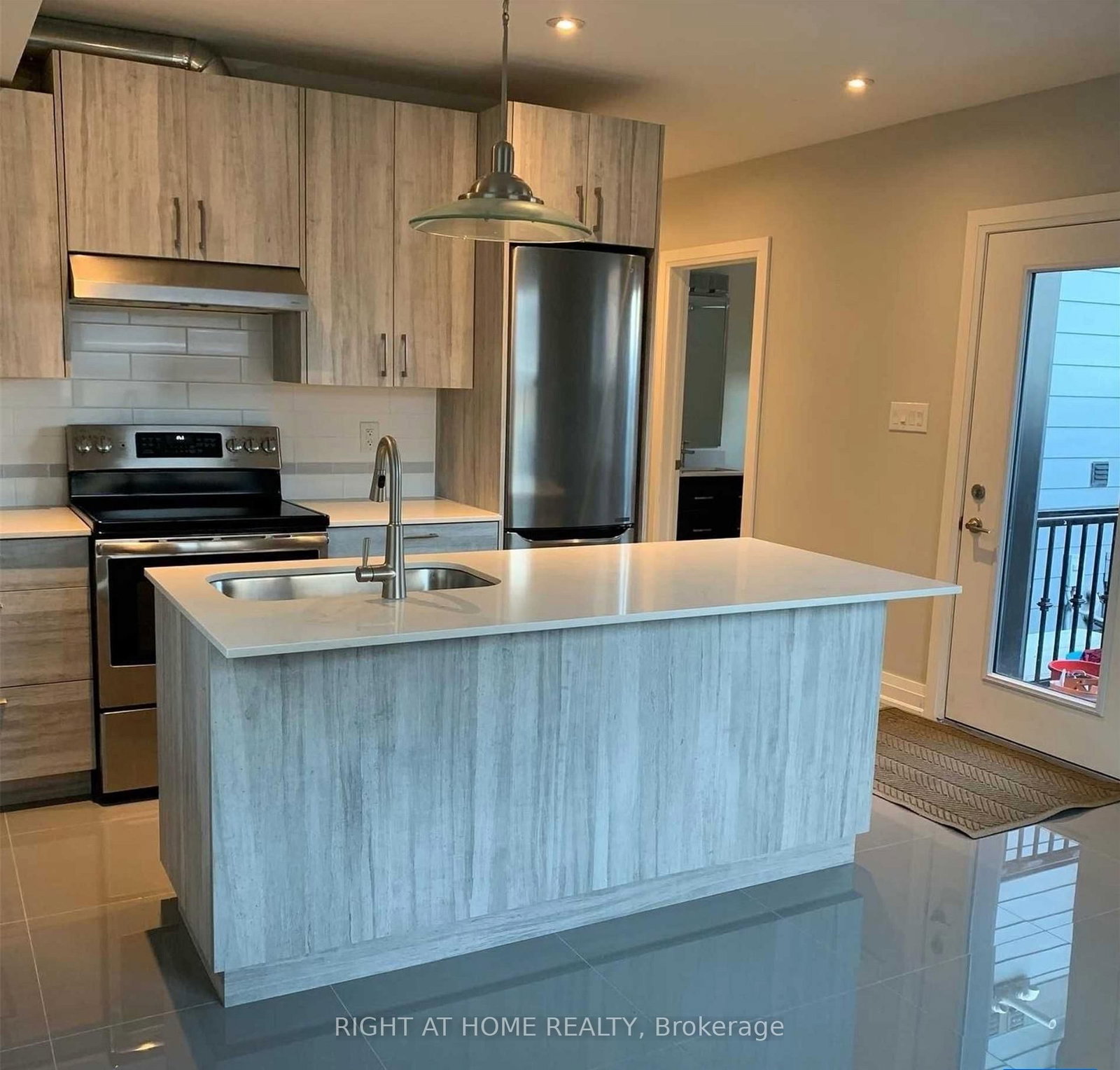 31 Alma Avenue, Unit 1