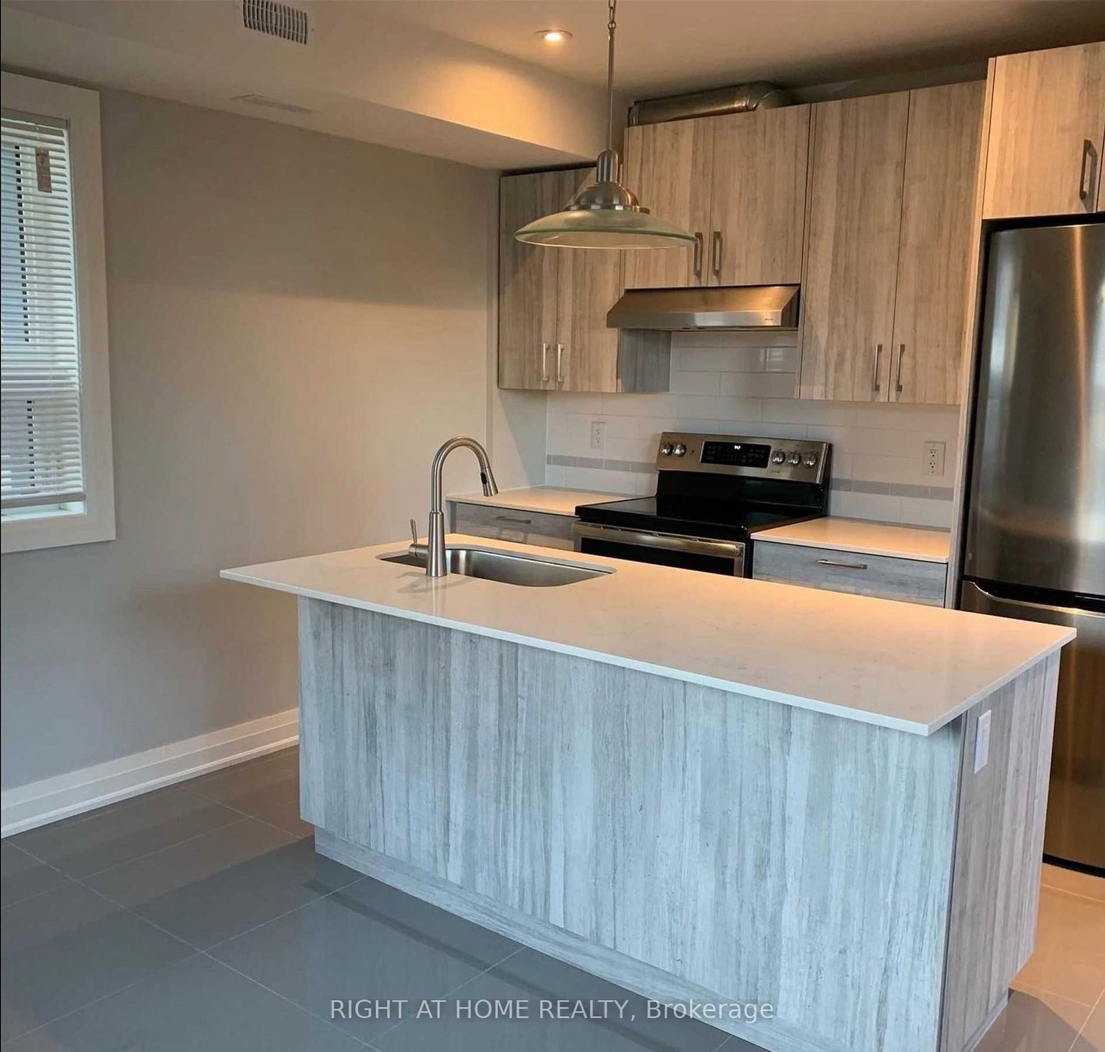 31 Alma Avenue, Unit 1 - Photo 2