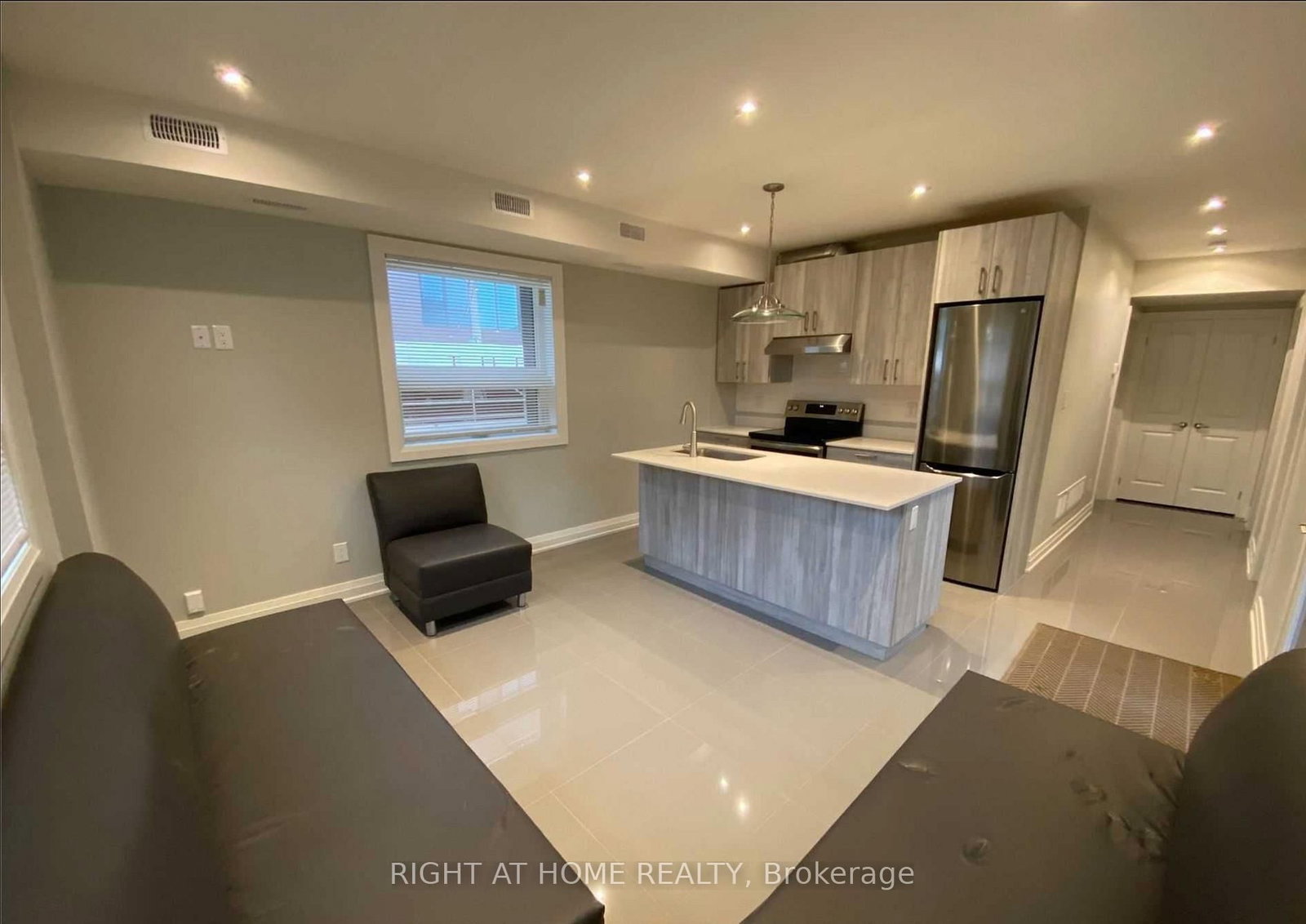 31 Alma Avenue, Unit 1 - Photo 3