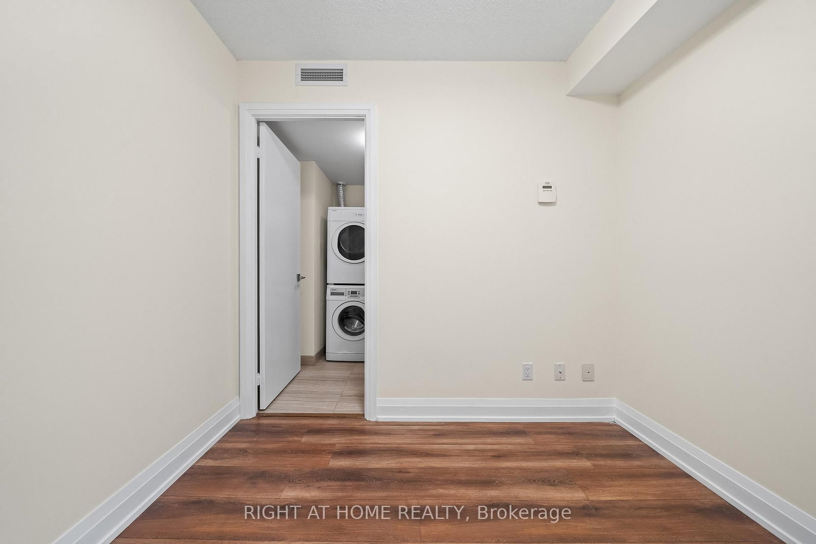 565 Wilson Avenue, Unit 203W - Photo 20