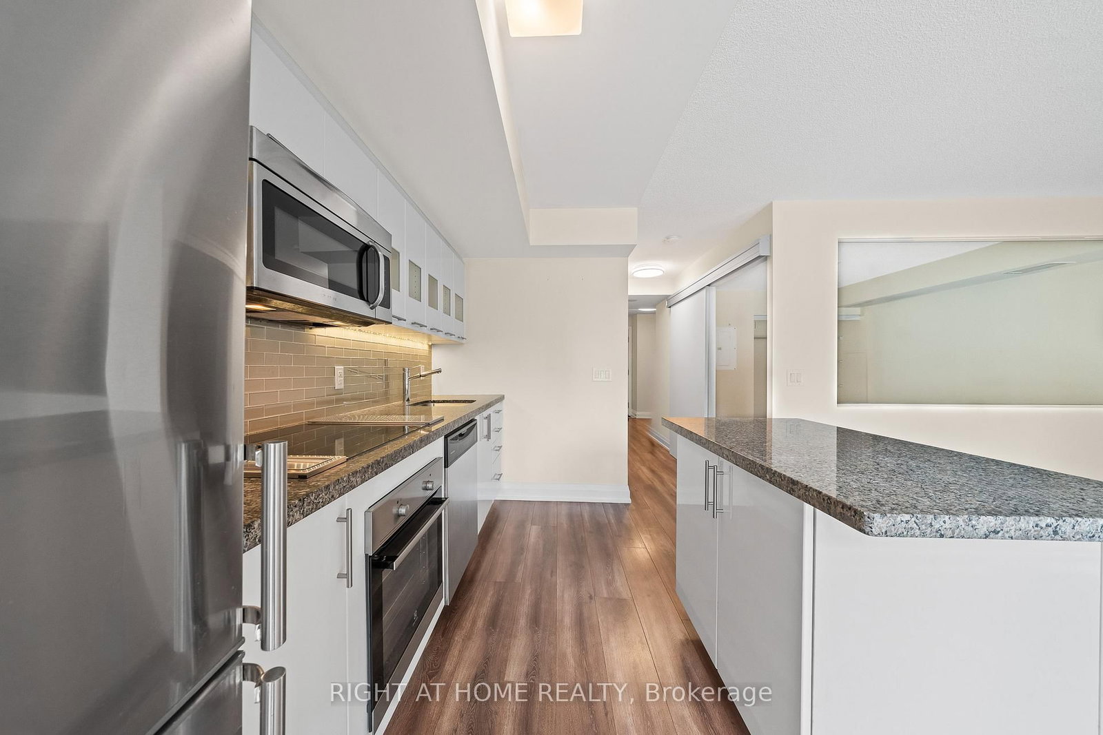 565 Wilson Avenue, Unit 203W - Photo 4