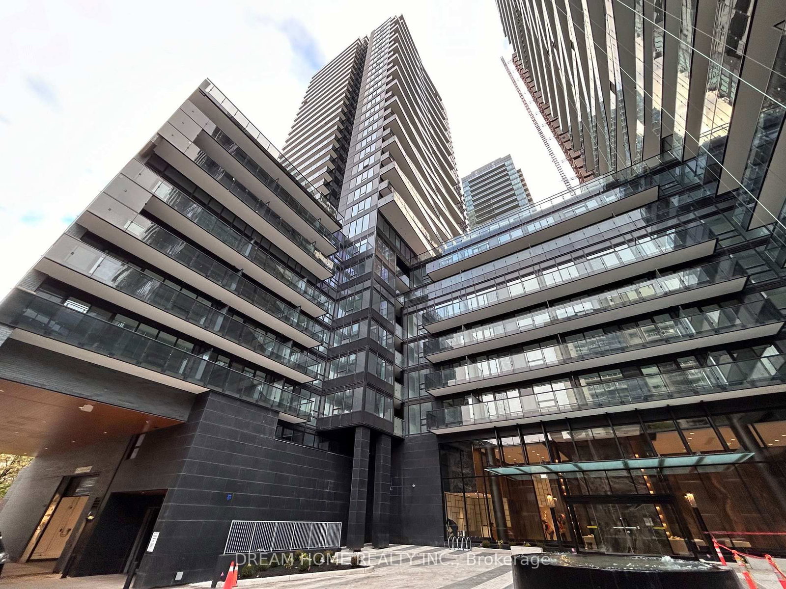 127 Broadway Avenue, Unit 210
