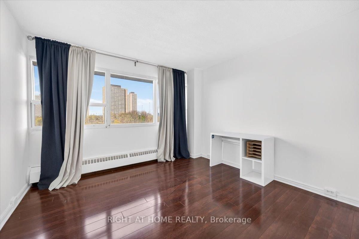 100 Leeward Glenway • #708 • Toronto, ON photo 16