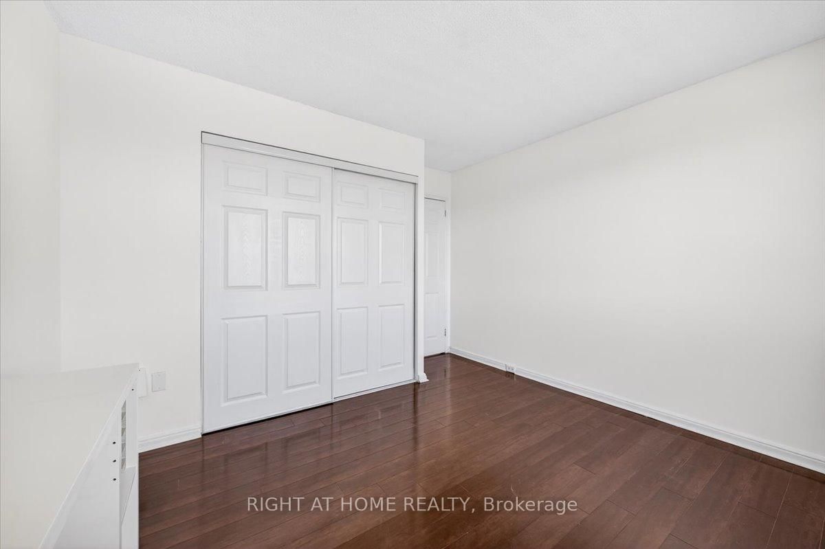 100 Leeward Glenway • #708 • Toronto, ON photo 18