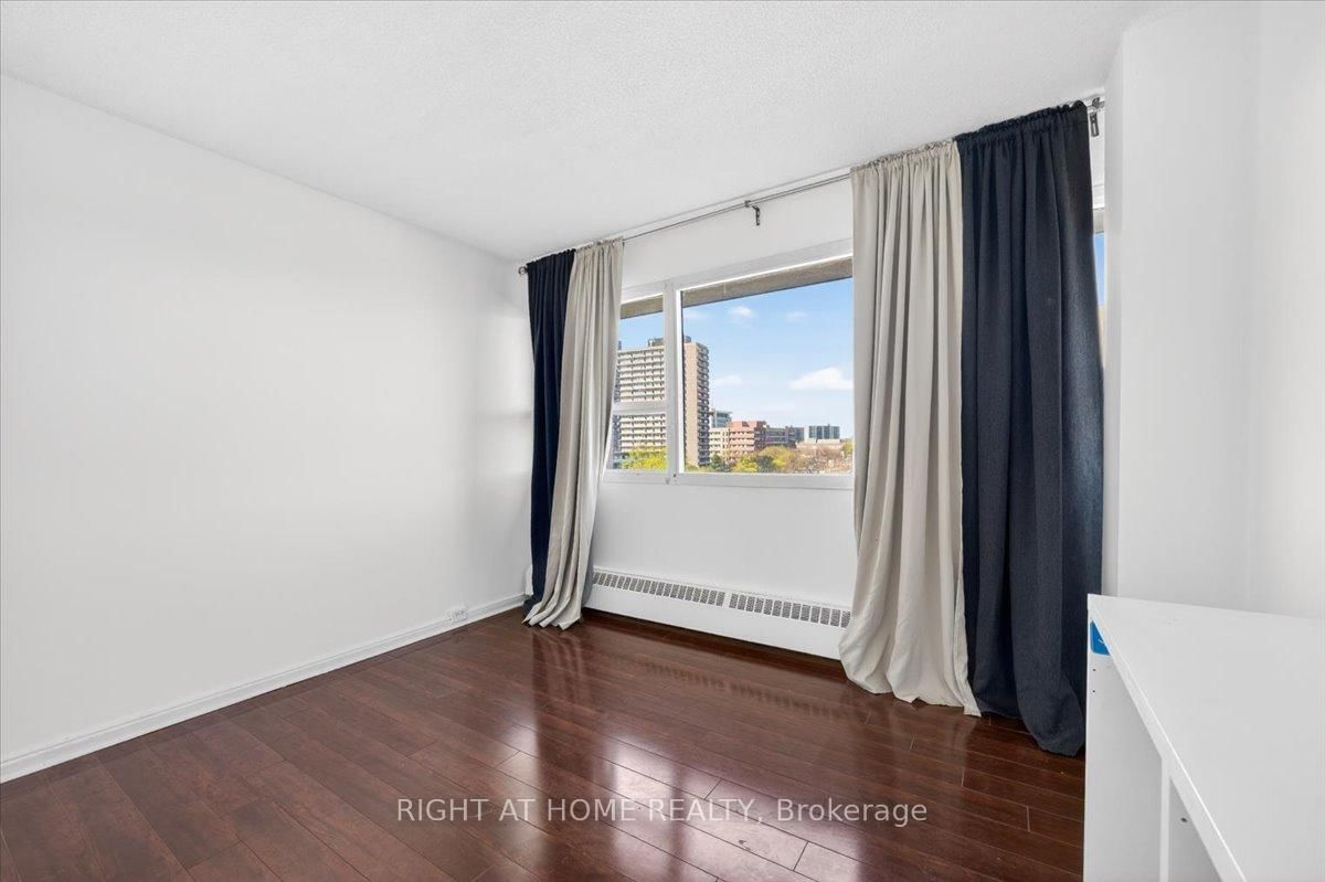 100 Leeward Glenway • #708 • Toronto, ON photo 19