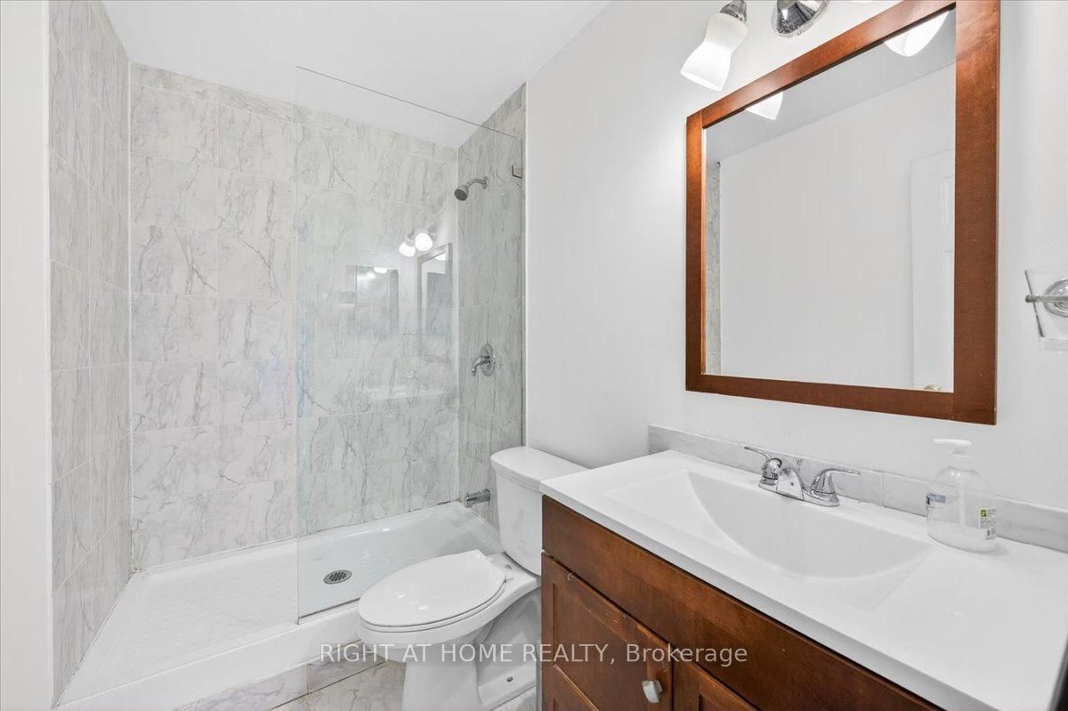 100 Leeward Glenway • #708 • Toronto, ON photo 21