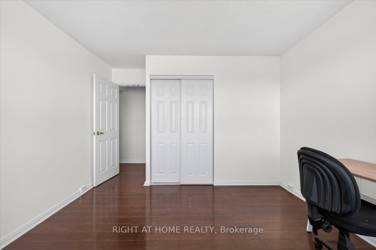 100 Leeward Glenway • #708 • Toronto, ON photo 23