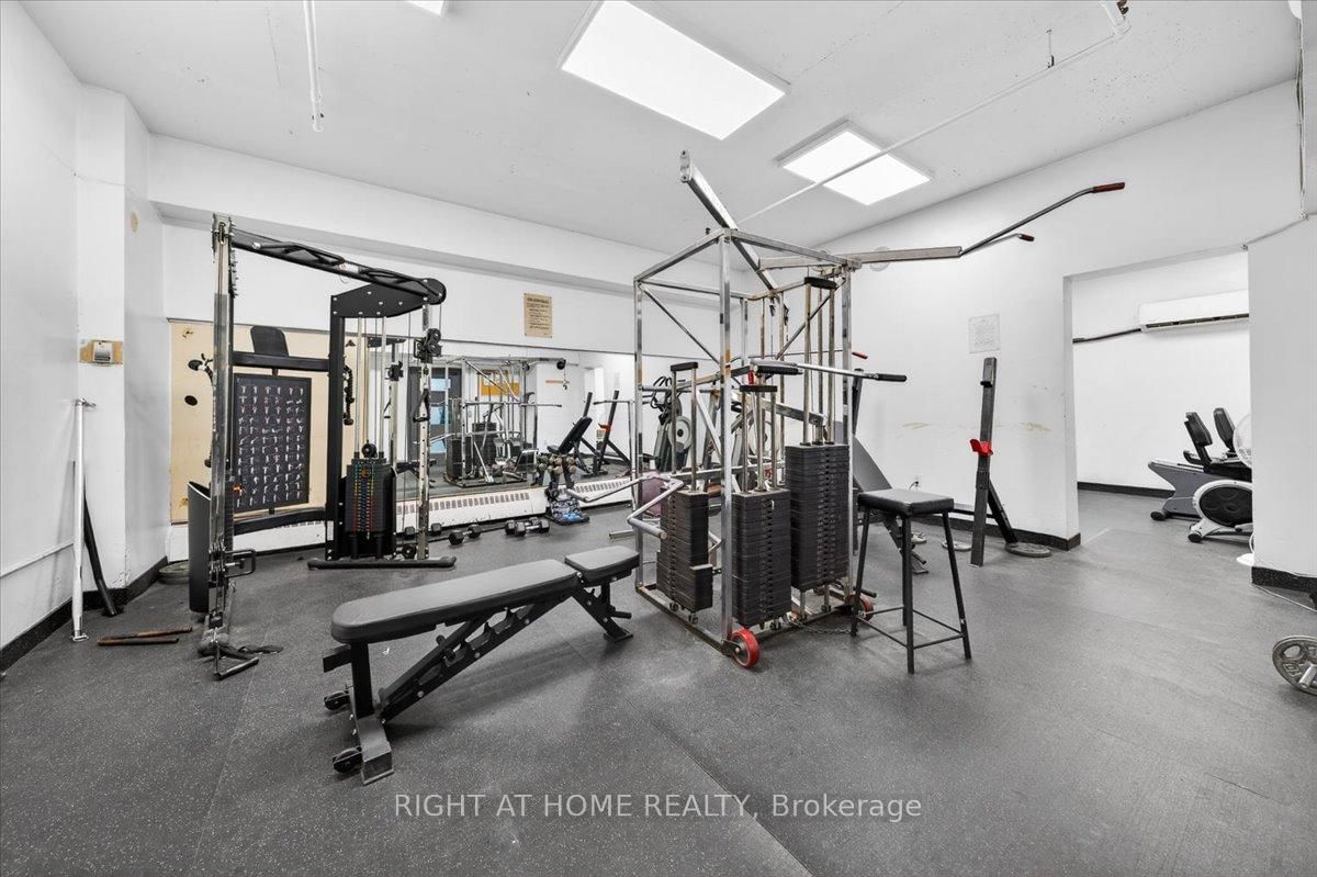 100 Leeward Glenway • #708 • Toronto, ON photo 26