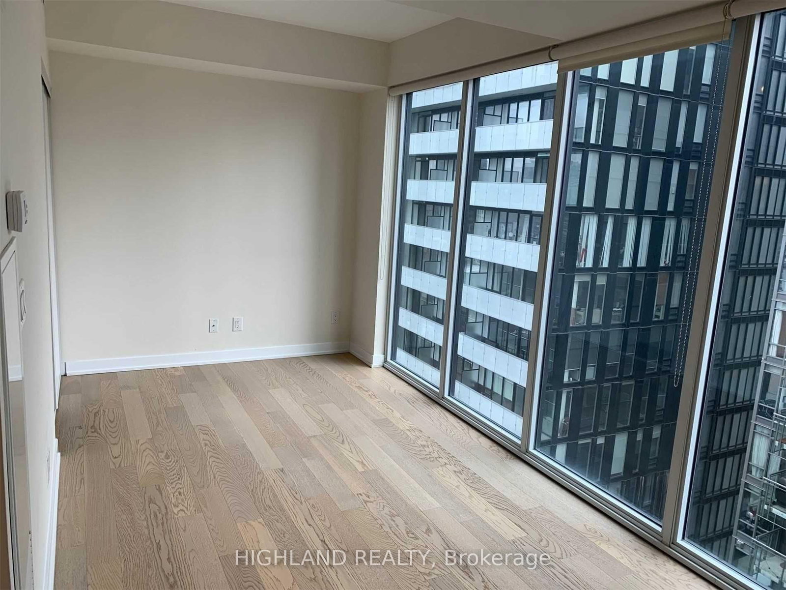 17 Dundonald Street, Unit 1606 - Photo 4