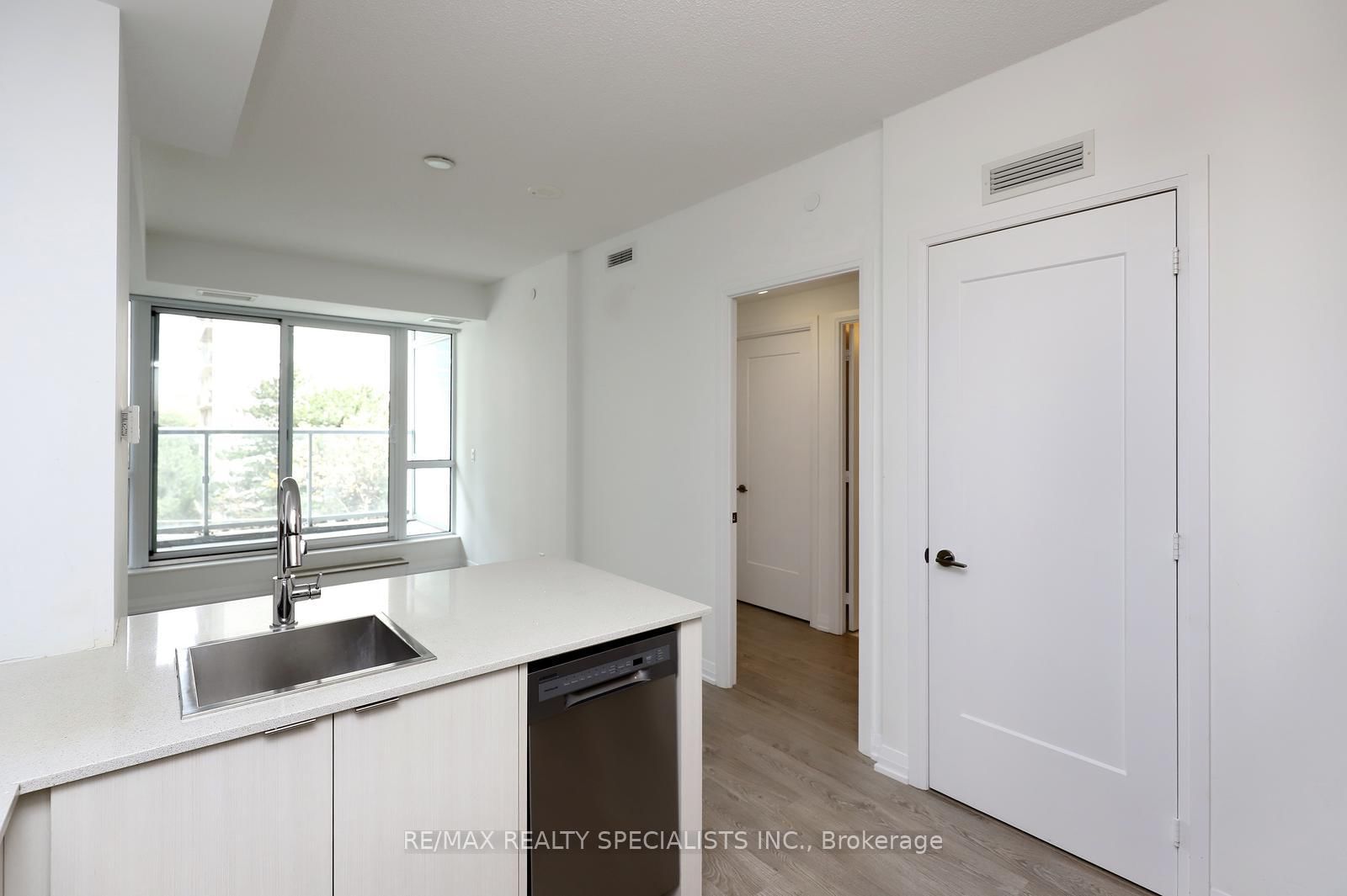 101 Erskine Avenue, Unit 417 - Photo 10