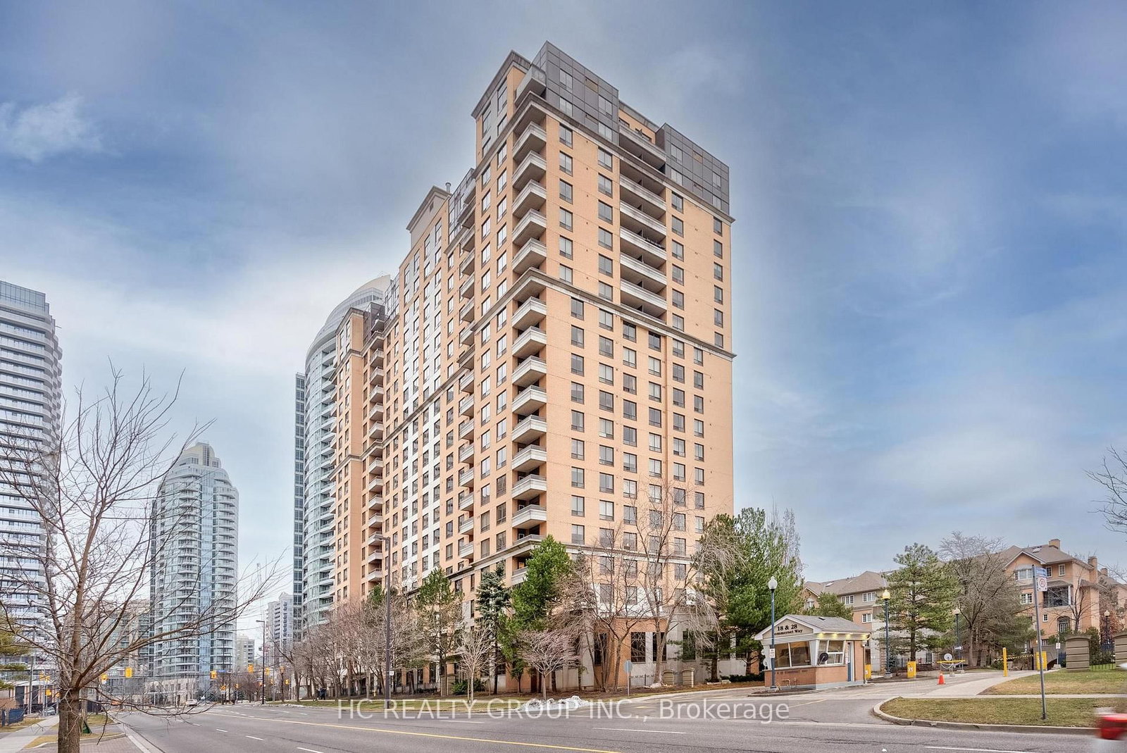 18 Sommerset Way, Unit 1008