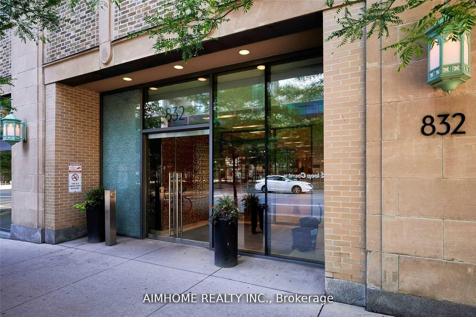 832 Bay Street, Unit 4805 - Photo 4
